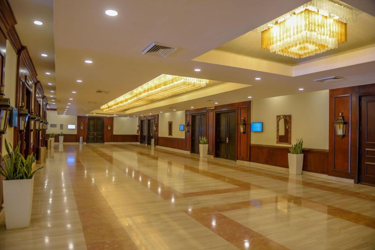 ドミニカン フィエスタ ホテル ＆ カジノ サントドミンゴ エクステリア 写真 The lobby of the hotel