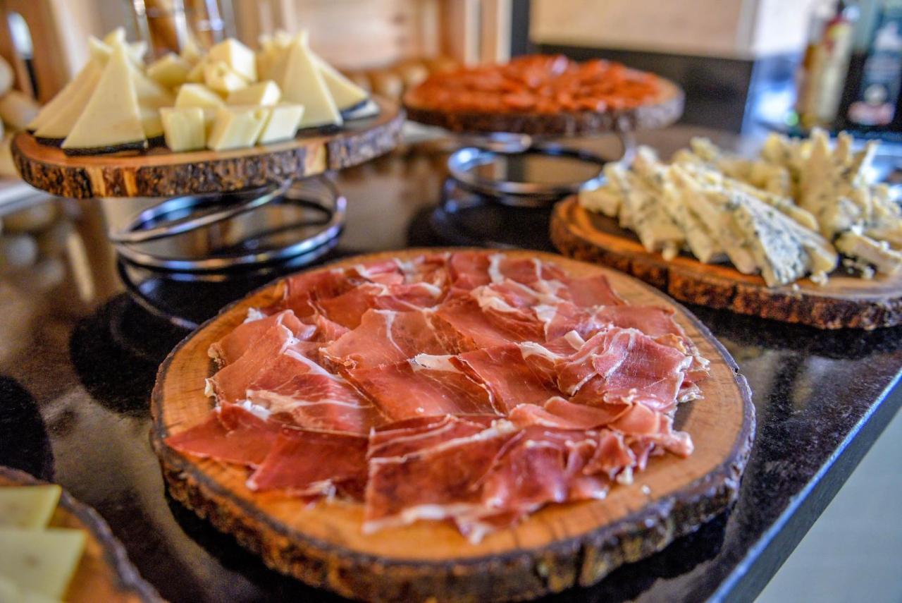 ドミニカン フィエスタ ホテル ＆ カジノ サントドミンゴ エクステリア 写真 Prosciutto